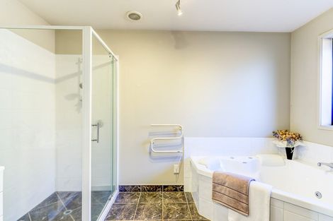 Photo of property in 12 Wiltshire Drive, Huntington, Hamilton, 3210