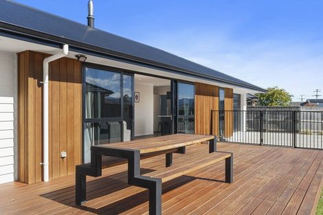 Photo of property in 7 Angus Place, Carterton, 5713