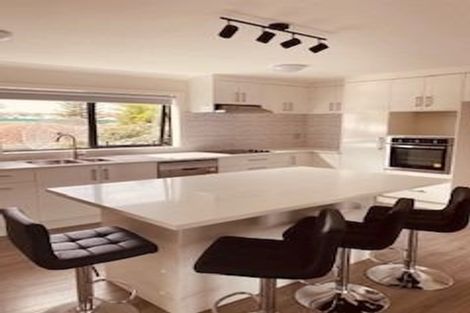 Photo of property in 47 Dale Crescent, Pakuranga, Auckland, 2010