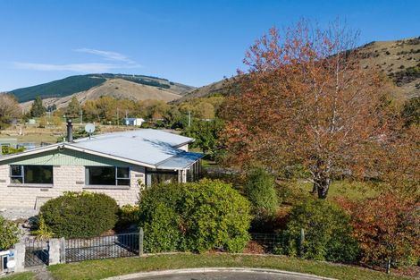 Photo of property in 7 Ormaglade Place, Millers Flat, Roxburgh, 9572