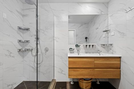 Photo of property in 3 Julia Place, Totara Vale, Auckland, 0629