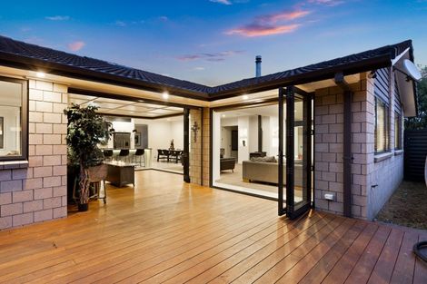 Photo of property in 23 Waldorf Crescent, Orewa, 0931