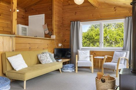 Photo of property in 19 Kinloch Road, Kinloch, Taupo, 3377