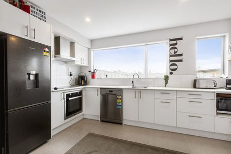 Photo of property in 5/11 Ray Small Drive, Papakura, 2110