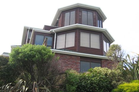 Photo of property in 3 Paratu Way, Strathmore Park, Wellington, 6022