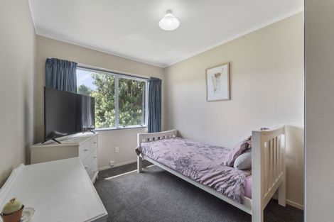 Photo of property in 2 Seagull Place, Whitby, Porirua, 5024
