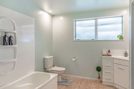 Photo of property in 95 Russell Street, Westport, 7825