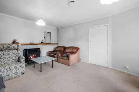 Photo of property in 2/22 Hillcrest Avenue, Hillcrest, Auckland, 0627