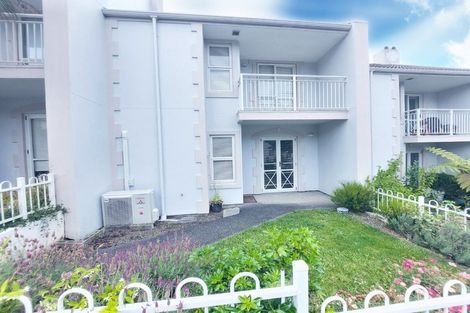 Photo of property in 93 Winery Way, Henderson, Auckland, 0612