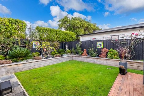 Photo of property in 5 Dida Park Drive, Kumeu, 0810
