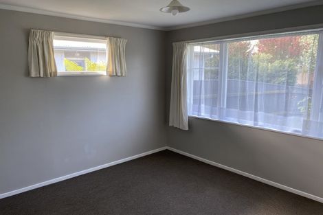 Photo of property in 12 Mokau Place, Terrace End, Palmerston North, 4410