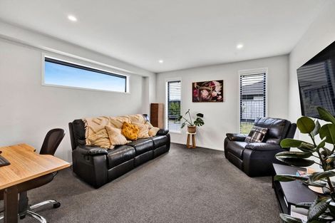 Photo of property in 9 Atutahi Street, Hurdon, New Plymouth, 4310