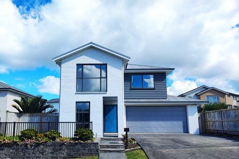 Photo of property in 4 Arthur Rolfe Lane, Swanson, Auckland, 0614