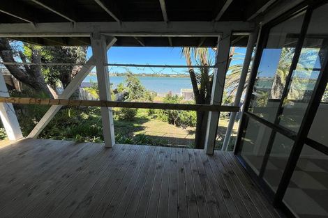 Photo of property in 19 Ferry Parade, Herald Island, Auckland, 0618