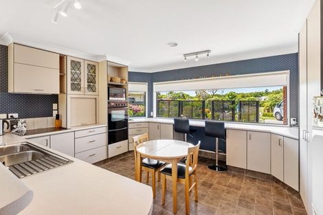 Photo of property in 14 Hurunui Street, Waikanae, 5036