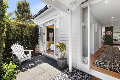 Photo of property in 21 Regina Street, Westmere, Auckland, 1022