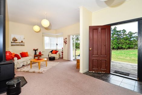 Photo of property in 113 Foster Road, Kumeu, 0891