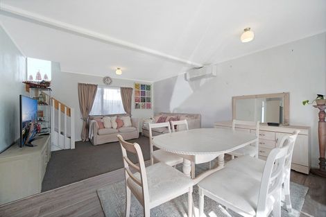 Photo of property in 4a Bedlington Avenue, Manurewa, Auckland, 2102