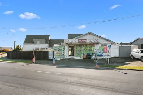 Photo of property in 10 Lake Terrace Road, Burwood, Christchurch, 8061