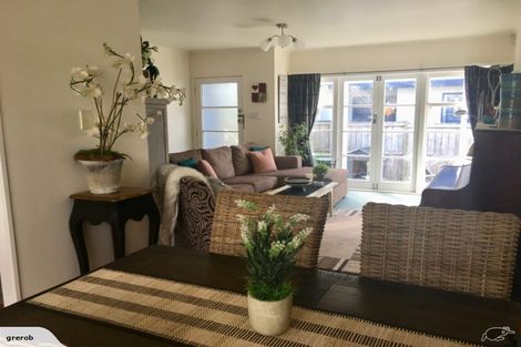 Photo of property in 1/156 Nile Road, Milford, Auckland, 0620