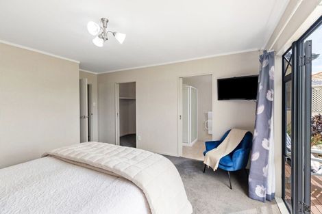 Photo of property in 37 Madison Avenue, Milson, Palmerston North, 4414