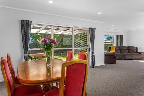 Photo of property in 5 Edgewater Grove, Whakatane, 3120