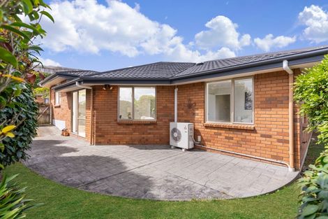 Photo of property in 5 Sunvista Avenue, Oteha, Auckland, 0632