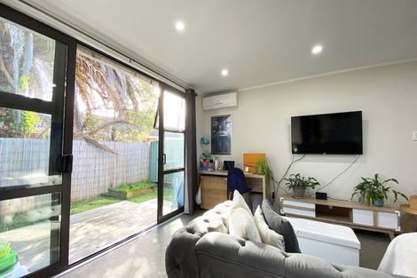 Photo of property in 2/57 Cardiff Road, Pakuranga, Auckland, 2010