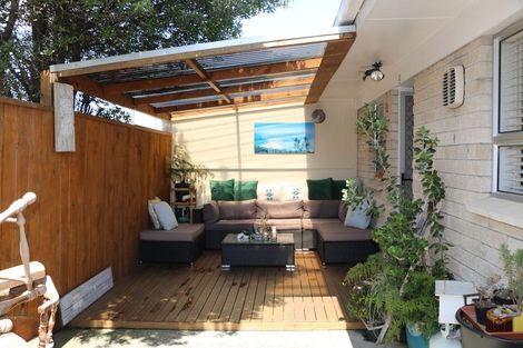 Photo of property in 2/109 Fitzroy Street, Papatoetoe, Auckland, 2104