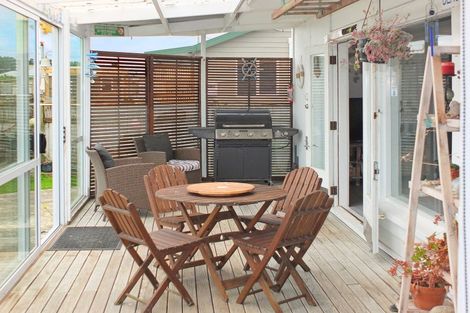 Photo of property in 2a Andresen Street, Foxton Beach, Foxton, 4815