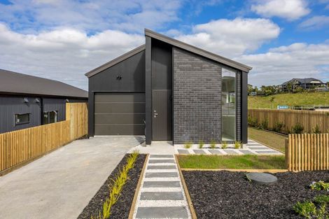 Photo of property in 2 Moko Road, Orewa, 0931