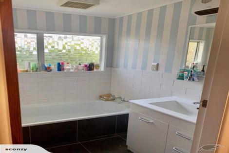 Photo of property in 19 Lomita Road, Johnsonville, Wellington, 6037