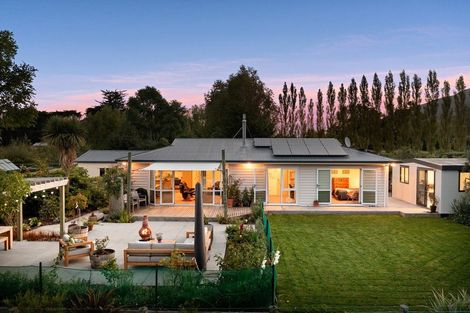 Photo of property in 74 Woodside Road, Woodside, Outram, 9073