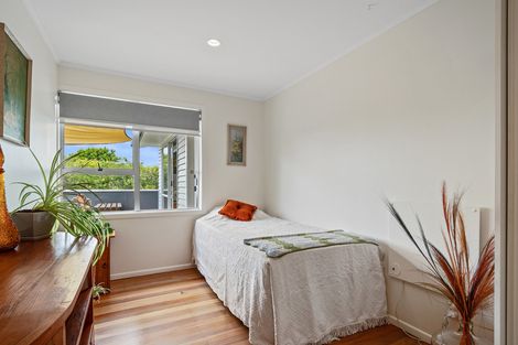 Photo of property in 6 Boler Place, New Lynn, Auckland, 0600