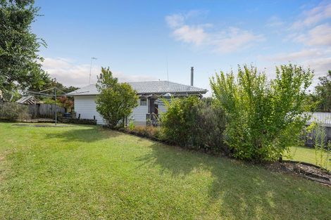 Photo of property in 10 Stallard Place, Glen Eden, Auckland, 0602