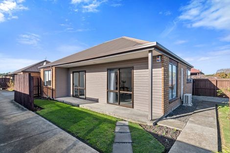 Photo of property in 16a Kowhai Avenue, Rangiora, 7400