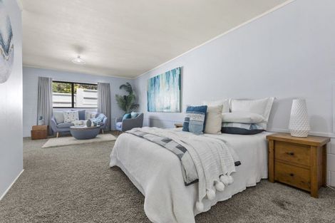 Photo of property in 203 Chelsea View Drive, Chatswood, Auckland, 0626