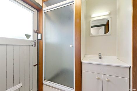 Photo of property in 48 Woodstock Road, Forrest Hill, Auckland, 0620