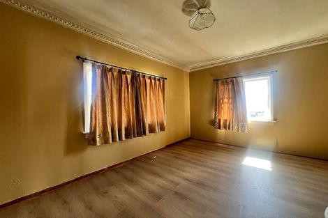 Photo of property in 39 Cambridge Terrace, Papatoetoe, Auckland, 2025