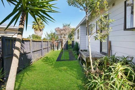 Photo of property in 175 Finlayson Avenue, Clendon Park, Auckland, 2103