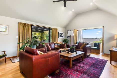 Photo of property in 2 Emerald Lane, Cashmere, Christchurch, 8022