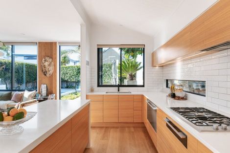 Photo of property in 21 Te Ngaio Road, Mount Maunganui, 3116