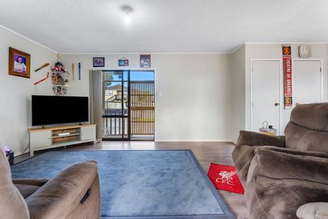 Photo of property in 2/10 Silver Road, Weymouth, Auckland, 2103