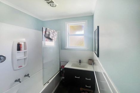 Photo of property in 29 Selwyn Crescent, College Estate, Whanganui, 4500