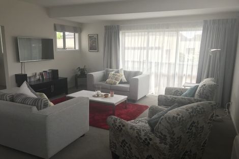 Photo of property in 1/5 Florance Place, Parklands, Christchurch, 8083