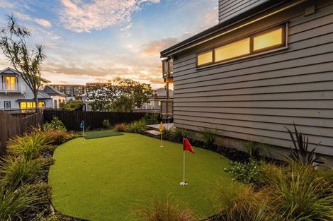 Photo of property in 102 Bassett Road, Remuera, Auckland, 1050