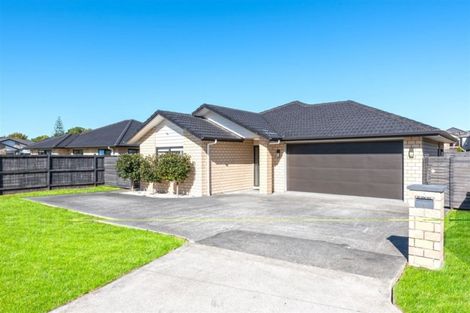 Photo of property in 7 Kahika Grove, Huapai, Kumeu, 0810