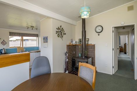 Photo of property in 8 O'rourke Place, Otaki Beach, Otaki, 5512