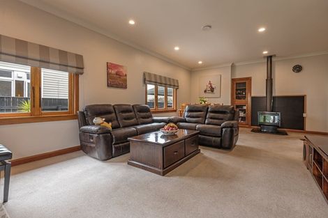 Photo of property in 48 Manapouri Crescent, Hokowhitu, Palmerston North, 4410