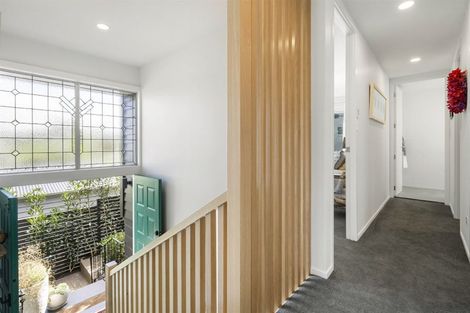 Photo of property in 2/76 Wairoa Road, Narrow Neck, Auckland, 0624